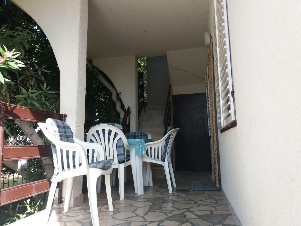Apartman Nona Povljana Εξωτερικό φωτογραφία
