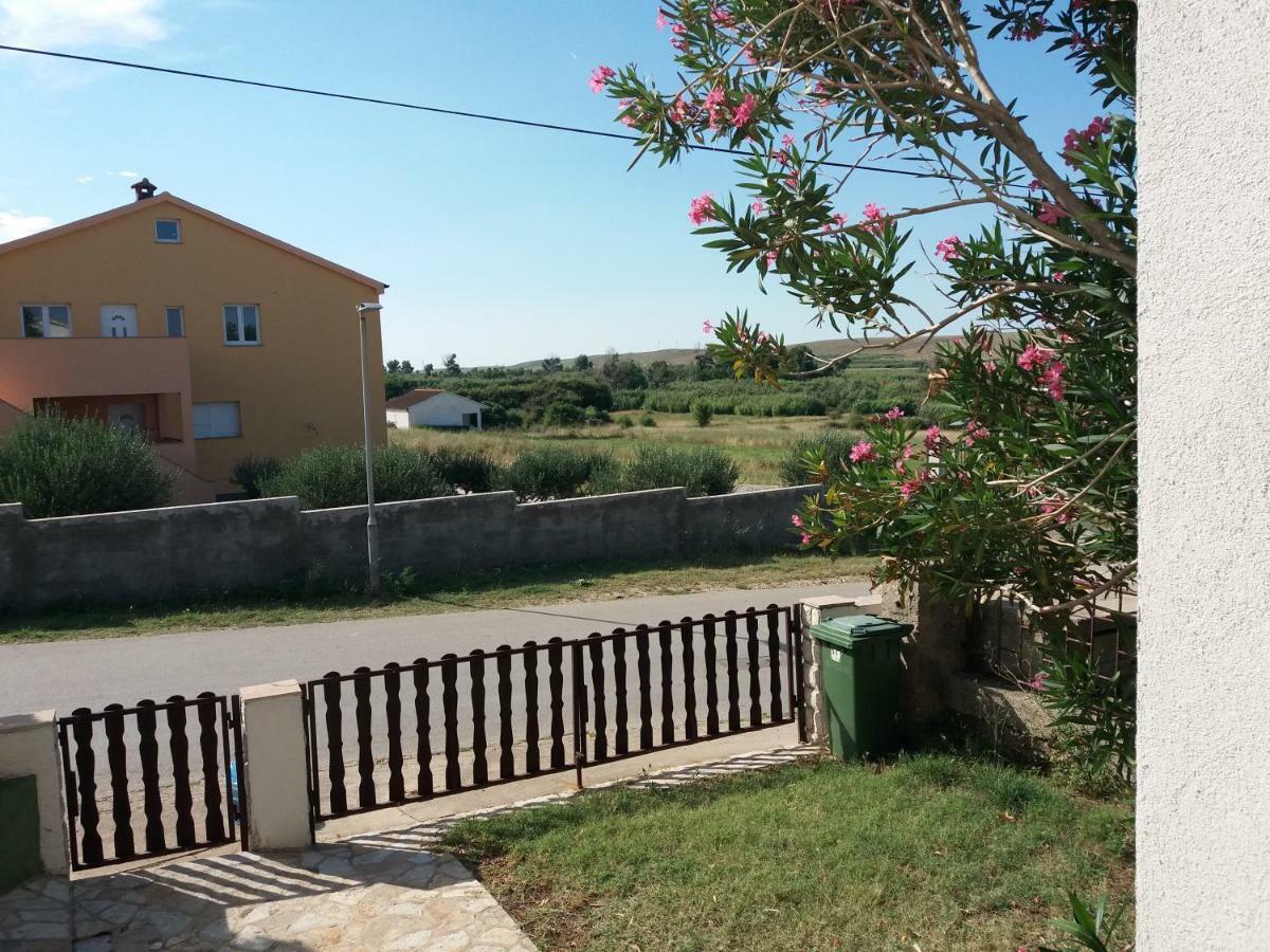 Apartman Nona Povljana Εξωτερικό φωτογραφία