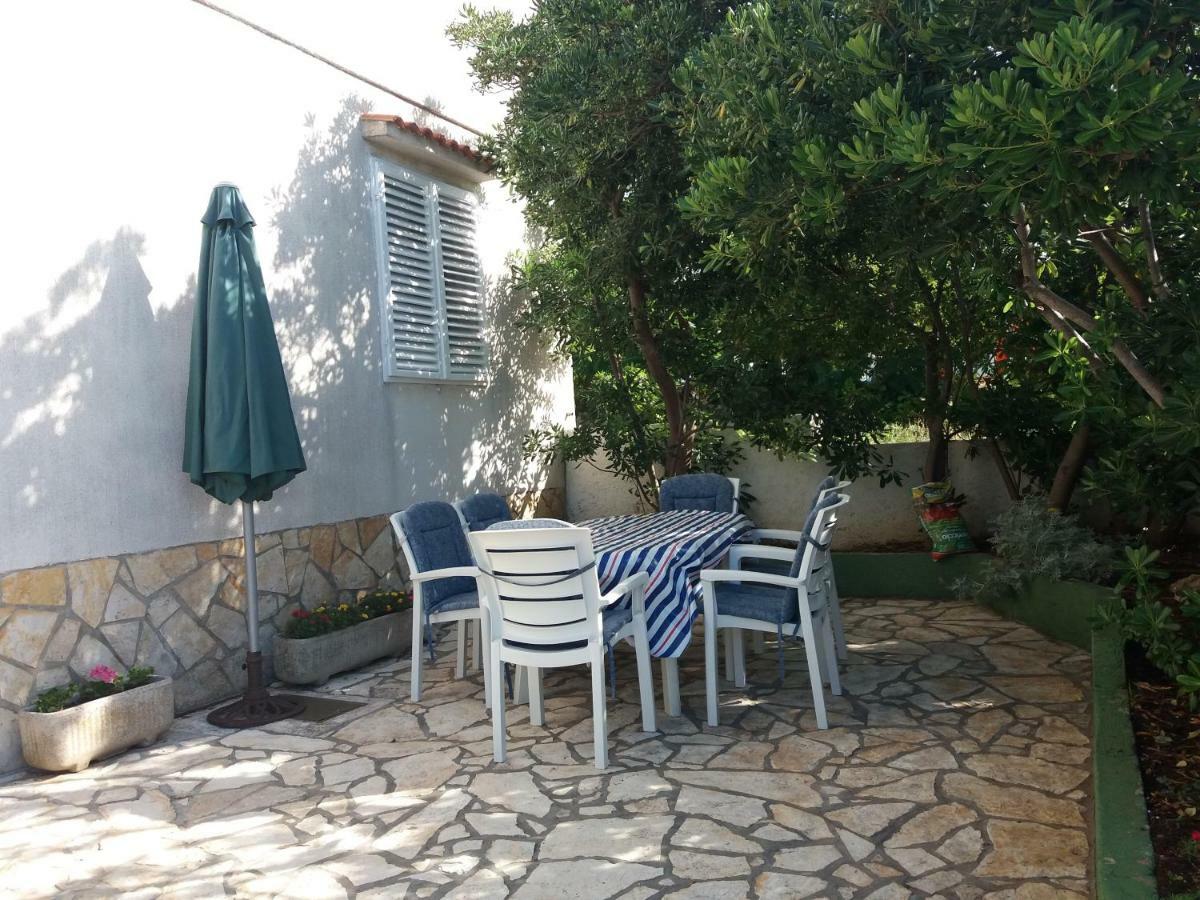 Apartman Nona Povljana Εξωτερικό φωτογραφία
