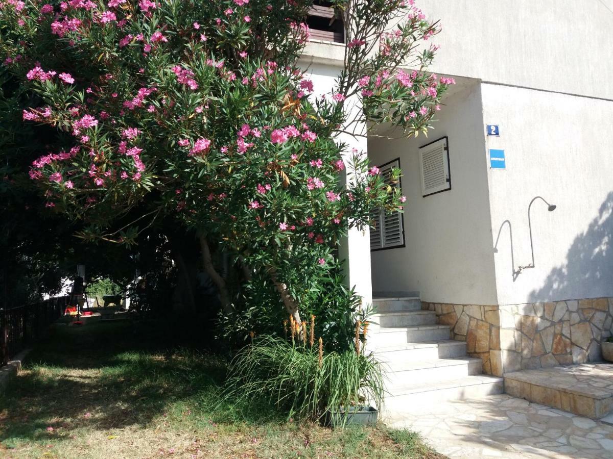 Apartman Nona Povljana Εξωτερικό φωτογραφία