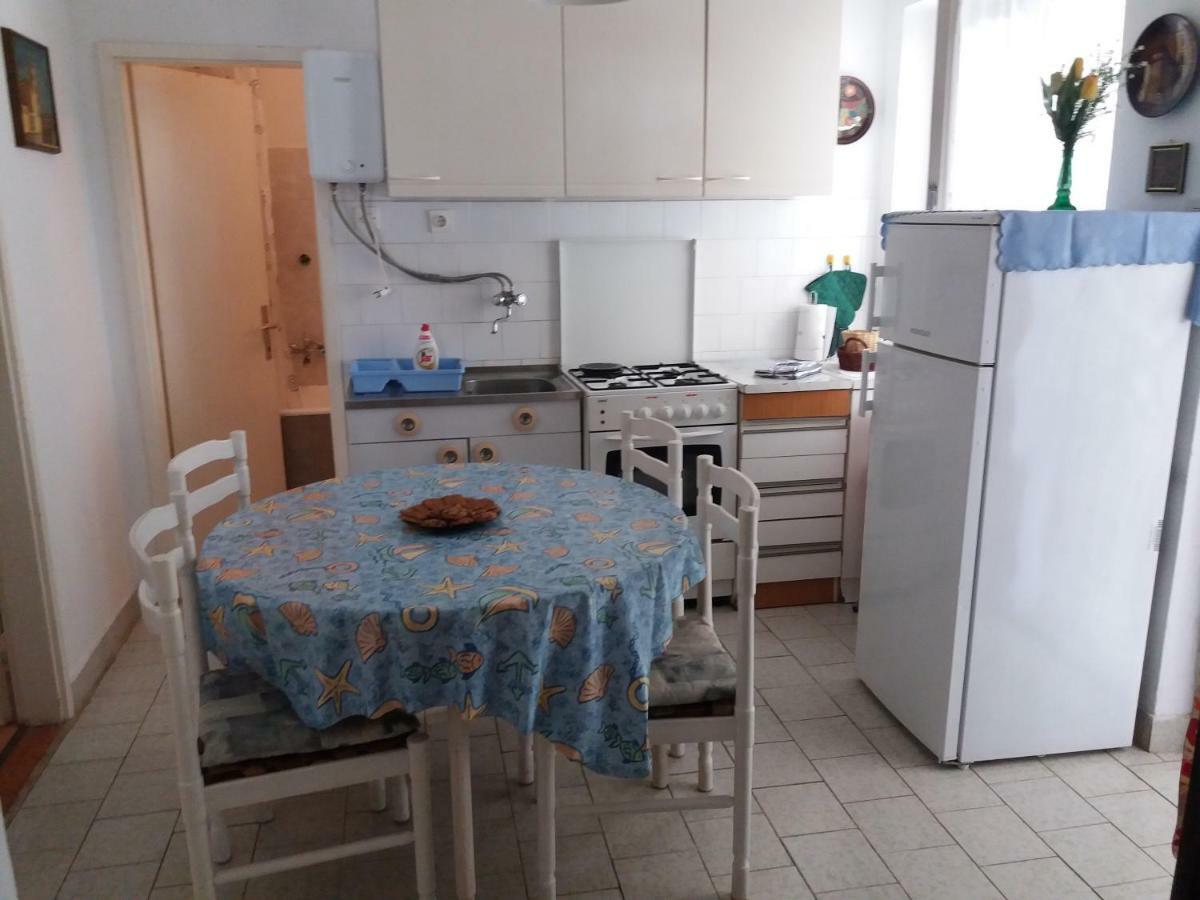 Apartman Nona Povljana Εξωτερικό φωτογραφία